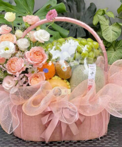 Giỏ trái cây & hoa hồng