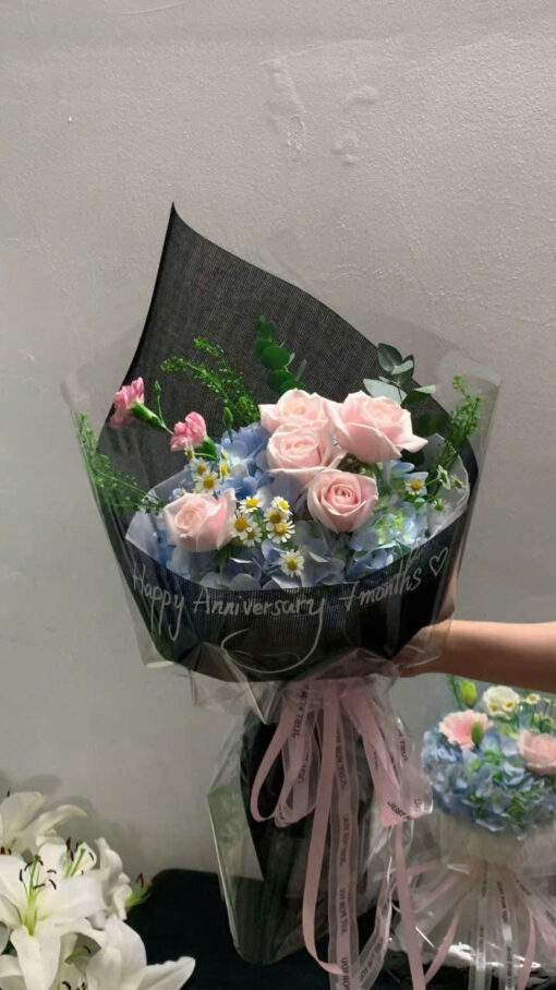 Bó hoa "Hẹn Ước Bình Yên"