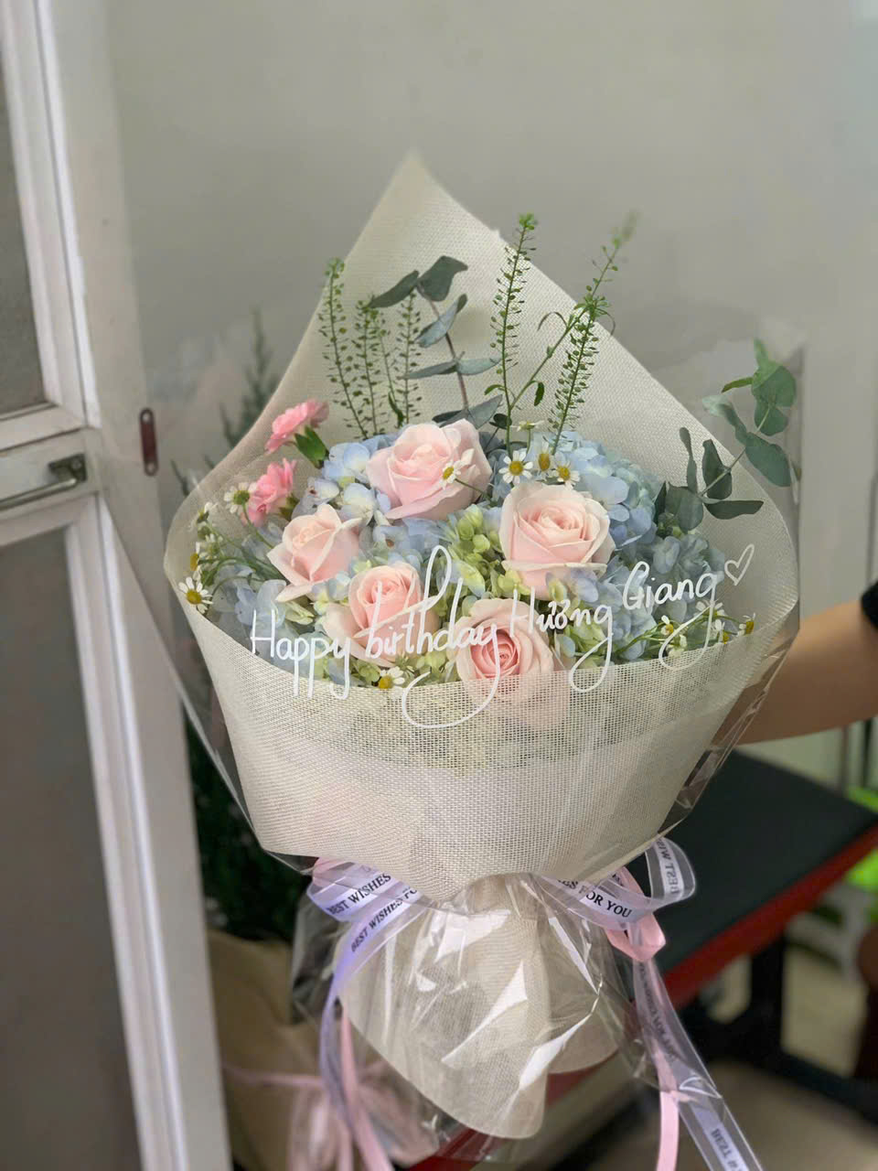 Bó hoa "Hẹn Ước Bình Yên"